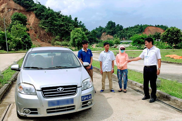 Học phí học lái xe ô tô bằng B1 ở đồng nai bao nhiêu tiền?